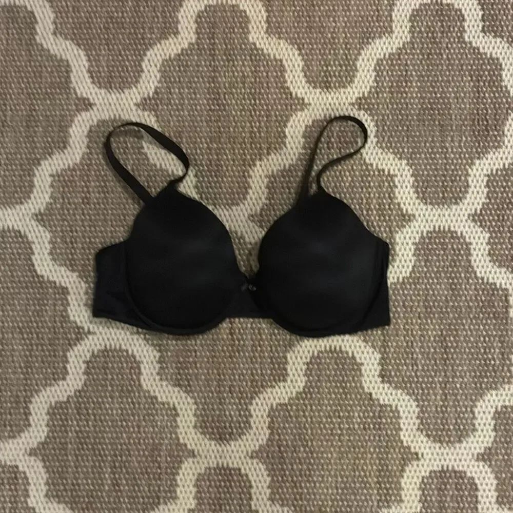 Victoria’s Secret body by Victoria perfect coverage bra size 38D
